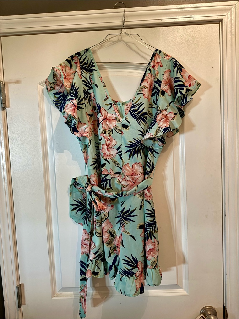 NWOT umGee romper. Size large